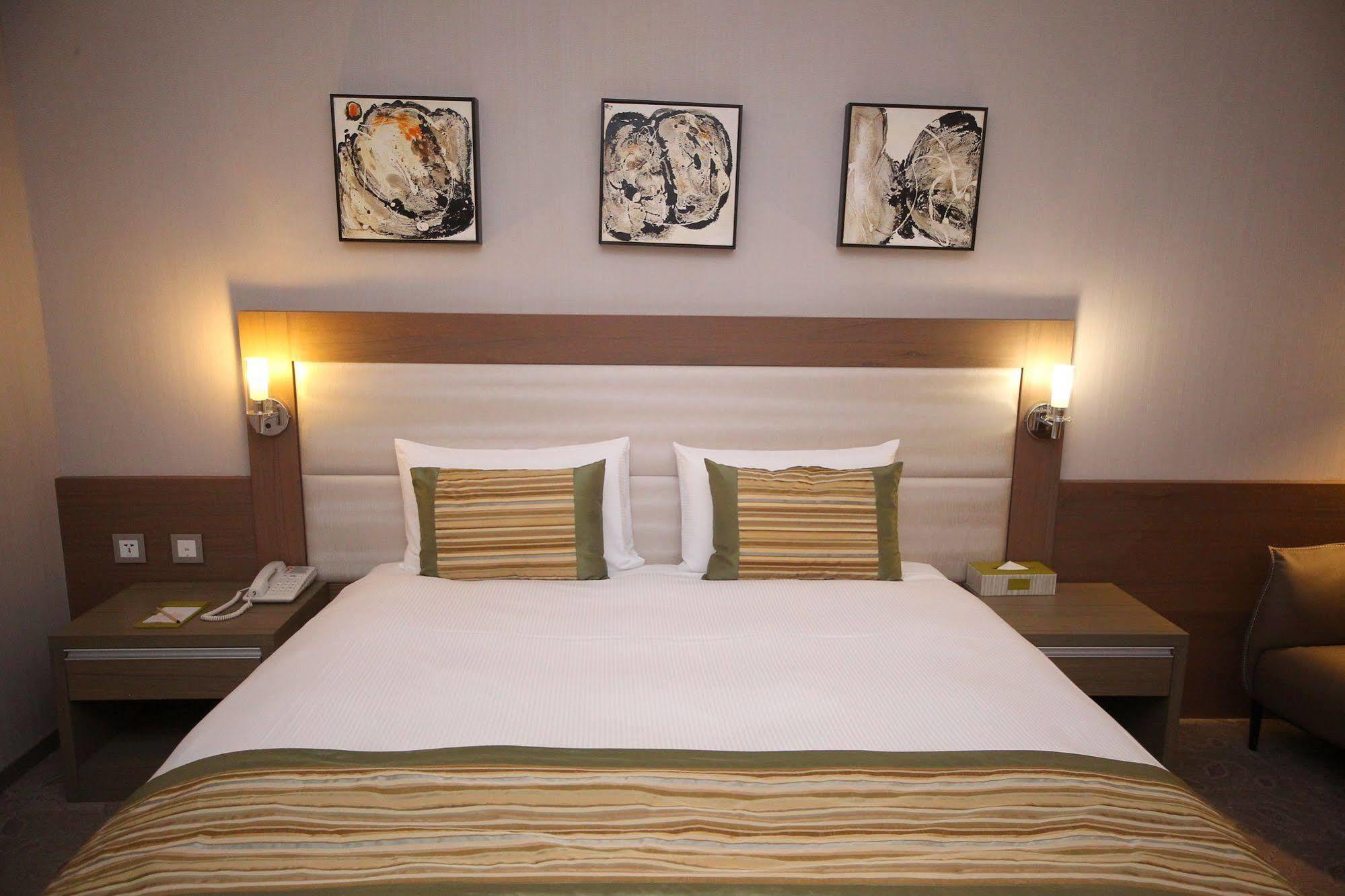 เกรซ โฮเต็ล จงเหอ Hotel ภายนอก รูปภาพ